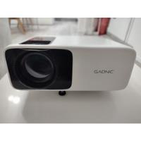Proyector Gadnic 5000 Lumens + Chromecast Google Tv 4ta Gen segunda mano  Argentina