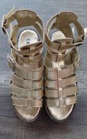 Zapatos Sandalias Dorados Impecables  segunda mano  Argentina
