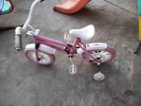 Bicicleta  Rodado 12 Para Nena  Con Detalles Con Rueditas segunda mano  Argentina