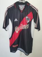 Camiseta River Plate adidas 2001 Negra #30 Cavenaghi Talle S segunda mano  Argentina