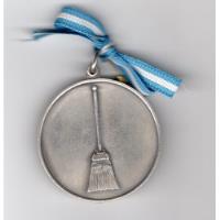 Medalla Orden De La Escoba Manliba Año 1983 segunda mano  Argentina