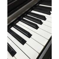 Piano Eléctrico Yamaha Negro Con Pedales Y Banco Inculido segunda mano  Castelar