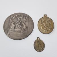 Antiguas Medallas Y Placa Religiosas Lote X 3 Mag 59193 segunda mano  Argentina